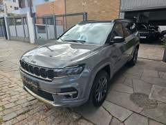 JEEP COMMANDER BLACKHAWK 2.0 TURBO 4X4, 2025, 7 LUGARES, COM APENAS 2.700 KM imagem 3 JEEP COMMANDER BLACKHAWK 2.0 TURBO 4X4, 2025, 7 LUGARES, COM APENAS 2.700 KM imagem 3