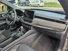 JEEP COMMANDER BLACKHAWK 2.0 TURBO 4X4, 2025, 7 LUGARES, COM APENAS 2.700 KM imagem 11 JEEP COMMANDER BLACKHAWK 2.0 TURBO 4X4, 2025, 7 LUGARES, COM APENAS 2.700 KM imagem 11