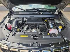 JEEP COMMANDER BLACKHAWK 2.0 TURBO 4X4, 2025, 7 LUGARES, COM APENAS 2.700 KM imagem 17 JEEP COMMANDER BLACKHAWK 2.0 TURBO 4X4, 2025, 7 LUGARES, COM APENAS 2.700 KM imagem 17