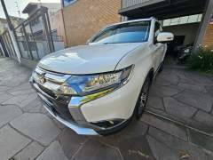 OUTLANDER 2.0 CVT 2018, COM APENAS 57.000 KM, EM IMPECÁVEL ESTADO imagem 3 OUTLANDER 2.0 CVT 2018, COM APENAS 57.000 KM, EM IMPECÁVEL ESTADO imagem 3