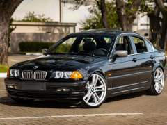 BMW 325i 2001, COMPLETA COM CÂMBIO AUTOMÁTICO E TETO SOLAR imagem 1 BMW 325i 2001, COMPLETA COM CÂMBIO AUTOMÁTICO E TETO SOLAR imagem 1