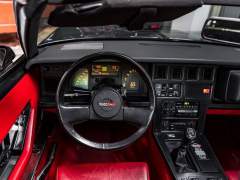 CORVETTE C4 1985, COM APENAS 60.000 KM ORIGINAIS, CÂMBIO MANUAL, PLACAS PRETAS COM O ANO DO CARRO, EM ESTADO IMPECÁVEL imagem 6