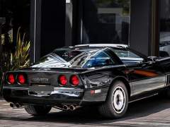 CORVETTE C4 1985, COM APENAS 60.000 KM ORIGINAIS, CÂMBIO MANUAL, PLACAS PRETAS COM O ANO DO CARRO, EM ESTADO IMPECÁVEL imagem 3