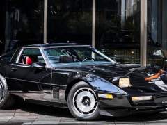 CORVETTE C4 1985, COM APENAS 60.000 KM ORIGINAIS, CÂMBIO MANUAL, PLACAS PRETAS COM O ANO DO CARRO, EM ESTADO IMPECÁVEL imagem 2