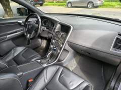 VOLVO XC 60 T5 R-DESIGN BAIXA KM PNEUS NOVOS IPVA 2026 PAGO imagem 9