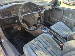 MERCEDES BENZ 190 E 1993, 6 cilindros, em ótimo estado imagem 16