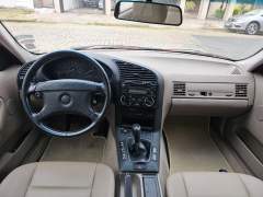 BMW 318i 1993, COM APENAS 43.000 MILHAS, CÂMBIO MANUAL, IMPECÁVEL ESTADO imagem 10