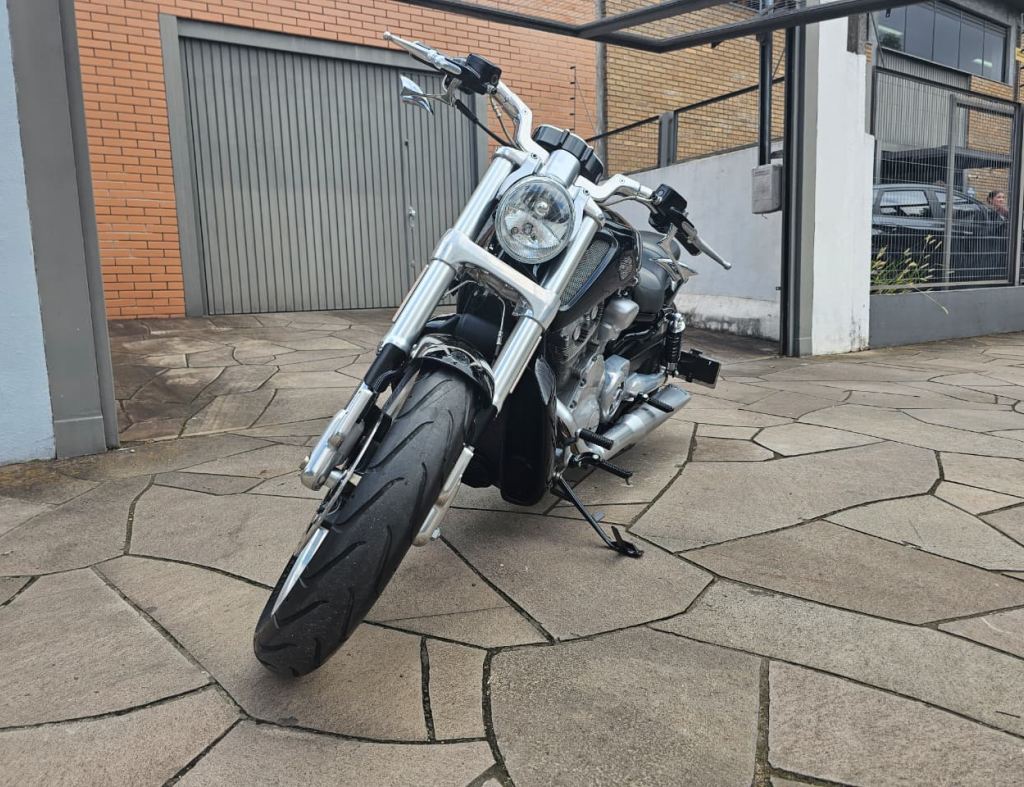 HARLEY DAVIDSON V ROD 1250 2013, COM APENAS 9.000 KM