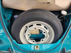 FUSCA 1300 1974 NA RARA COR VERDE MARÍTIMO, COM INTERIOR ORIGINAL NA COR AREIA, CARRO EM PERFEITO ESTADO DE ORIGINALIDADE, COM APENAS 105.000 KM ORIGINAIS imagem 14