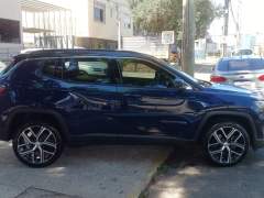JEEP COMPASS LIMITED 2025, MOTOR 1.3 TURBO, GASOLINA, COM 10.000 KM, ÚNICA DONA EM ESTADO IMPECÁVEL imagem 8