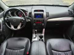 KIA SORENTO EX 3.5 AUTOMÁTICA 4X4 7 LUGARES REVISÕES NA CONCESSIONÁRIA ANO 2013 COM APENAS 98600 Km. imagem 15