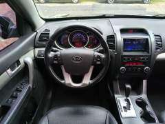 KIA SORENTO EX 3.5 AUTOMÁTICA 4X4 7 LUGARES REVISÕES NA CONCESSIONÁRIA ANO 2013 COM APENAS 98600 Km. imagem 16