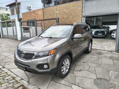 KIA SORENTO EX 3.5 AUTOMÁTICA 4X4 7 LUGARES REVISÕES NA CONCESSIONÁRIA ANO 2013 COM APENAS 98600 Km. imagem 3