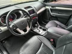 KIA SORENTO EX 3.5 AUTOMÁTICA 4X4 7 LUGARES REVISÕES NA CONCESSIONÁRIA ANO 2013 COM APENAS 98600 Km. imagem 10