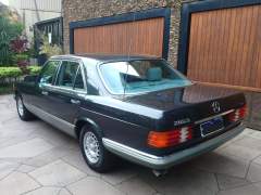 MERCEDES BENZ 280 S 1985, COM 93.000 KM ORIGINAIS, COMPLETA COM TETO SOLAR, ESTADO IMPECÁVEL, TODA ORIGINAL, NUNCA RESTAURADO COM PLACAS PRETAS imagem 3 MERCEDES BENZ 280 S 1985, COM 93.000 KM ORIGINAIS, COMPLETA COM TETO SOLAR, ESTADO IMPECÁVEL, TODA ORIGINAL, NUNCA RESTAURADO COM PLACAS PRETAS imagem 3