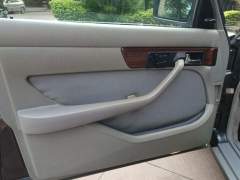 MERCEDES BENZ 280 S 1985, COM 93.000 KM ORIGINAIS, COMPLETA COM TETO SOLAR, ESTADO IMPECÁVEL, TODA ORIGINAL, NUNCA RESTAURADO COM PLACAS PRETAS imagem 8 MERCEDES BENZ 280 S 1985, COM 93.000 KM ORIGINAIS, COMPLETA COM TETO SOLAR, ESTADO IMPECÁVEL, TODA ORIGINAL, NUNCA RESTAURADO COM PLACAS PRETAS imagem 8