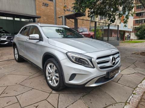 MERCEDES BENZ GLA200 2015, COM APENAS 55.000 KM, TODAS REVISÕES EM CONCESSIONÁRIA