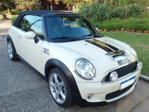 MINI COOPER S CABRIO 2011, COM 48.000 KM, EM ESTADO IMPECÁVEL