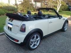 MINI COOPER S CABRIO 2011, COM 48.000 KM, EM ESTADO IMPECÁVEL imagem 11