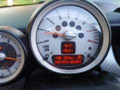 MINI COOPER S CABRIO 2011, COM 48.000 KM, EM ESTADO IMPECÁVEL imagem 16