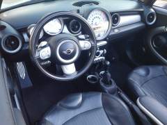 MINI COOPER S CABRIO 2011, COM 48.000 KM, EM ESTADO IMPECÁVEL imagem 17