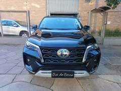 TOYOTA HILUX SW4 SRX 2.8 TURBO DIESEL AUTOMÁTICA PNEUS EM EXCELENTE ESTADO IMPECÁVEL imagem 2