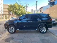 TOYOTA HILUX SW4 SRX 2.8 TURBO DIESEL AUTOMÁTICA PNEUS EM EXCELENTE ESTADO IMPECÁVEL imagem 4