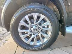 TOYOTA HILUX SW4 SRX 2.8 TURBO DIESEL AUTOMÁTICA PNEUS EM EXCELENTE ESTADO IMPECÁVEL imagem 16