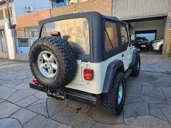 JEEP WRANGLER 1997, COM 53.000 KM ORIGINAIS, 2º DONO imagem 6 JEEP WRANGLER 1997, COM 53.000 KM ORIGINAIS, 2º DONO imagem 6