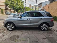 MERCEDES BENZ ML 350 V6 4 MATIC 2012, COM APENAS 125.000 KM imagem 4 MERCEDES BENZ ML 350 V6 4 MATIC 2012, COM APENAS 125.000 KM imagem 4
