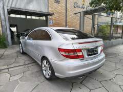 MERCEDES BENZ CLC 200 K 1.8 KOMPRESSOR 2 PORTAS AUTOMÁTICA ANO 2010 COM APENAS 110.900 Km IMPECÁVEL imagem 5 MERCEDES BENZ CLC 200 K 1.8 KOMPRESSOR 2 PORTAS AUTOMÁTICA ANO 2010 COM APENAS 110.900 Km IMPECÁVEL imagem 5