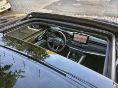 JEEP COMMANDER OVERLAND 2.0 TD 380 7 LUGARES VERSÃO TOPO DE LINHA ÚNICO DONO REVISÕES NA CONCESSIONÁRIA ANO 2022 COM APENAS 49.000 KM imagem 17 JEEP COMMANDER OVERLAND 2.0 TD 380 7 LUGARES VERSÃO TOPO DE LINHA ÚNICO DONO REVISÕES NA CONCESSIONÁRIA ANO 2022 COM APENAS 49.000 KM imagem 17