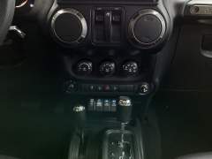 WRANGLER SPORT 3.6 V6 PENTASTAR COMPLETO E EQUIPADO REGULARIZAO JUNTO AO DETRAN IMPECÁVEL imagem 16