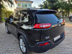 CHEROKEE LIMITED 2015, COM MOTOR V6 3.2, GASOLINA, 4X4, COM APENAS 54.000 KM, EM ESTADO IMPECÁVEL imagem 3