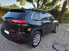 CHEROKEE LIMITED 2015, COM MOTOR V6 3.2, GASOLINA, 4X4, COM APENAS 54.000 KM, EM ESTADO IMPECÁVEL imagem 6