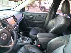 CHEROKEE LIMITED 2015, COM MOTOR V6 3.2, GASOLINA, 4X4, COM APENAS 54.000 KM, EM ESTADO IMPECÁVEL imagem 8