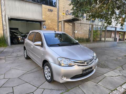 TOYOTA ETIOS HB XS AUTOMÁTICO SEGUNDO DONO