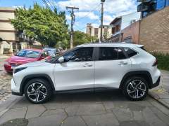YARIS CROSS XRX HYBRID 2026, COM TETO SOLAR, APENAS 1.800 KM, NA GARANTIA DE FÁBRICA imagem 4 YARIS CROSS XRX HYBRID 2026, COM TETO SOLAR, APENAS 1.800 KM, NA GARANTIA DE FÁBRICA imagem 4