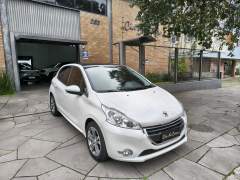 PEUGEOT 208 1.6 GRIFFE AUTOMÁTICO TETO PANORÂMICO imagem 1