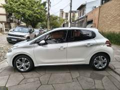 PEUGEOT 208 1.6 GRIFFE AUTOMÁTICO TETO PANORÂMICO imagem 4