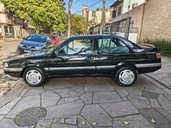 Santana 2000 Sport 1993, placas pretas, com ar condicionado e direção hidráulica, excelente estado imagem 3