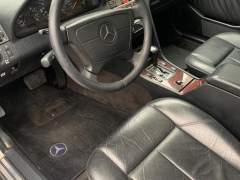 MERCEDES C280 ELEGANCE 1995, COM 72.000 KM, AUTOMÁTICA, COMPLETA COM TETO SOLAR, PLACAS PRETA imagem 5