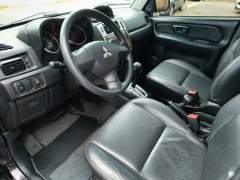 PAJERO TR4 4X4, AUTOMÁTICA 2012, COM APENAS 1000.000 KM, HISTÓRICO COMPLETO DE MANUTENÇÕES, IMPECÁVEL ESTADO imagem 9