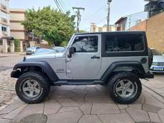 JEEP WRANGLER SPORT 3.6 V6 PENTASTAR COMPLETO DE FÁBRICA E TOTALMENTE EQUIPADO imagem 4