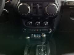 JEEP WRANGLER SPORT 3.6 V6 PENTASTAR COMPLETO DE FÁBRICA E TOTALMENTE EQUIPADO imagem 17