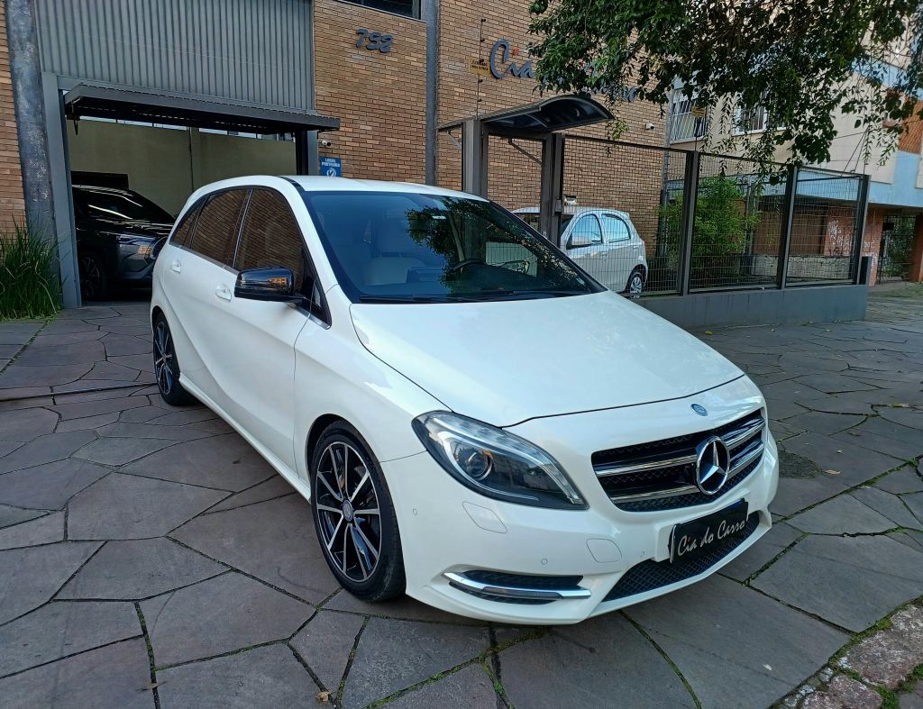 MERCEDES BENZ CLASSE B 200 CGI 1.6 TURBO SPORT IMPECÁVEL
