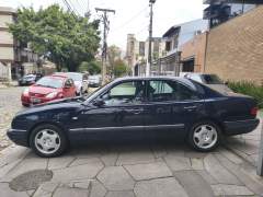 MERCEDES BENZ E 420 4.2 ELEGANCE V8 AUTOMÁTICA ANO 1997 COM APENAS 45.240 Km VEÍCULO DE COLEÇÃO IMPECÁVEL imagem 4