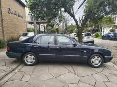 MERCEDES BENZ E 420 4.2 ELEGANCE V8 AUTOMÁTICA ANO 1997 COM APENAS 45.240 Km VEÍCULO DE COLEÇÃO IMPECÁVEL imagem 8
