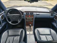 MERCEDES BENZ E 420 4.2 ELEGANCE V8 AUTOMÁTICA ANO 1997 COM APENAS 45.240 Km VEÍCULO DE COLEÇÃO IMPECÁVEL imagem 13
