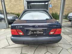 MERCEDES BENZ E 420 4.2 ELEGANCE V8 AUTOMÁTICA ANO 1997 COM APENAS 45.240 Km VEÍCULO DE COLEÇÃO IMPECÁVEL imagem 6